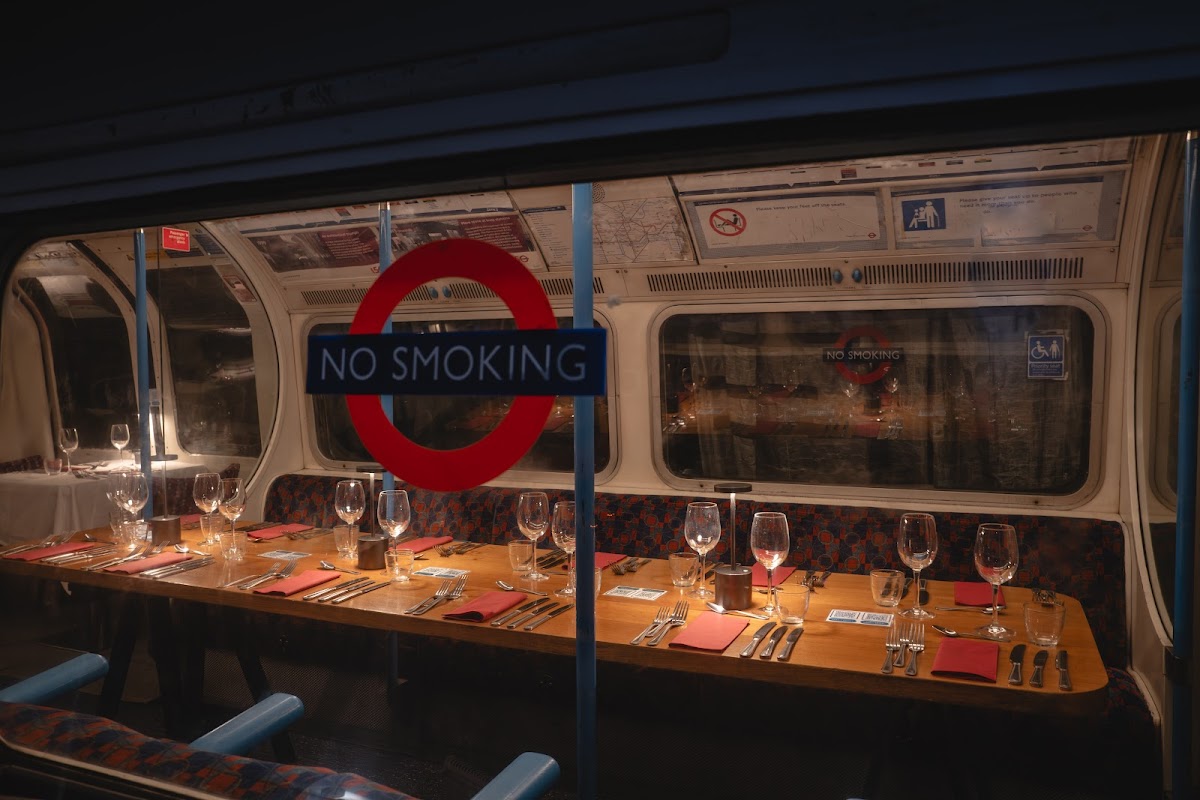 Supperclub.tube - Dining On A Tube Train